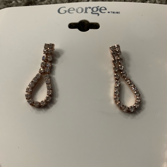 Rose Gold Diamond Necklace & Earrings Set $10 (NWT) ‼️CLOSET CLEAR OUT‼️ - Picture 3 of 7